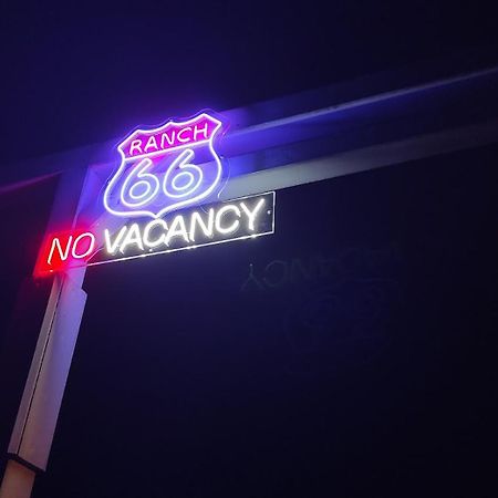 Ranch 66 - Moderni Tiny House Black Swallow Ve Stylu Route 66 Se Saunou A Bazenem Trsice Exterior photo